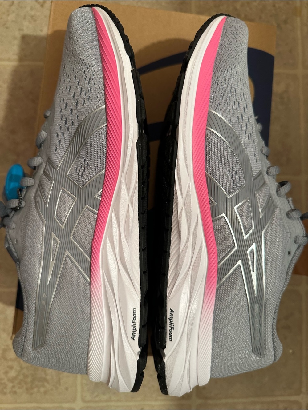 NWTB ASICS Gel-Excite Running Shoe 11 Wide(D) - Picture 2 of 5